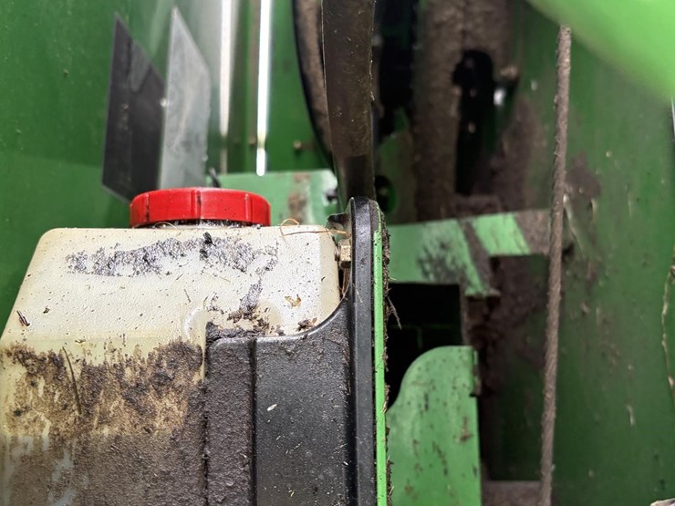 john-deere-854-image-10