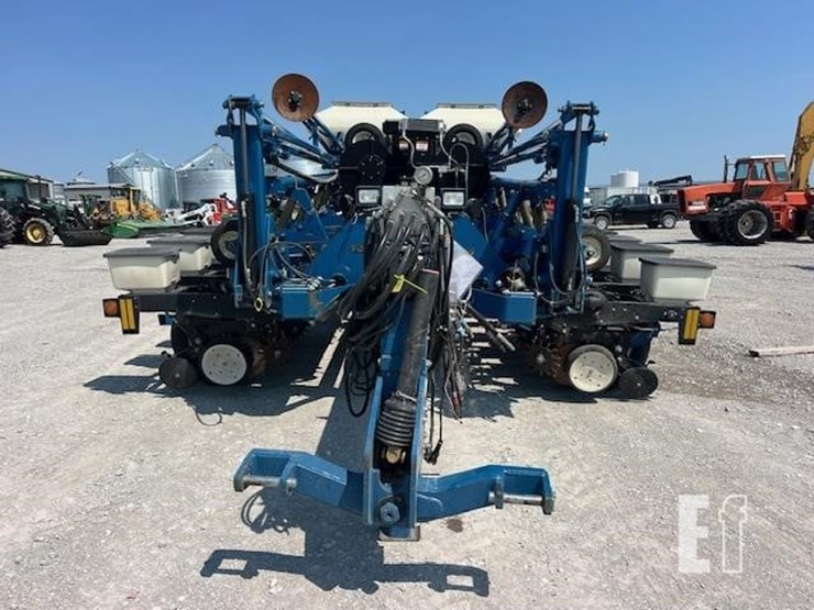 2008-kinze-3800sds-image-11