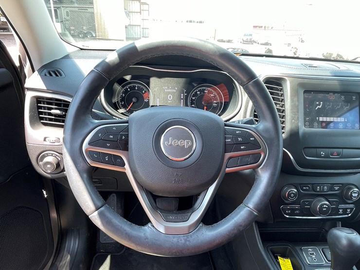 2019-jeep-cherokee-image-29