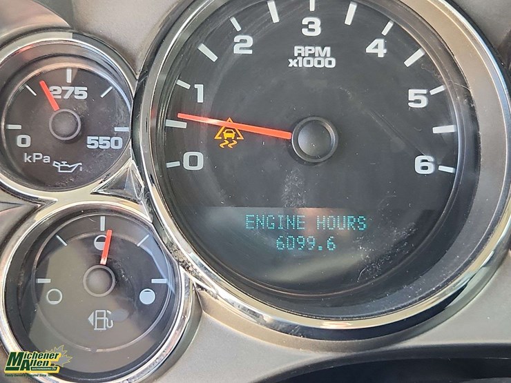 2011-chevrolet-silverado-1500-image-9