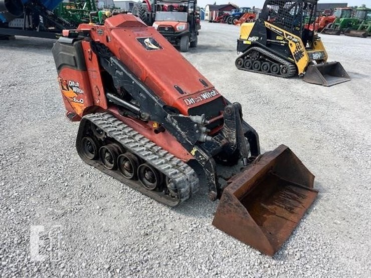2019-ditch-witch-sk800-image-10