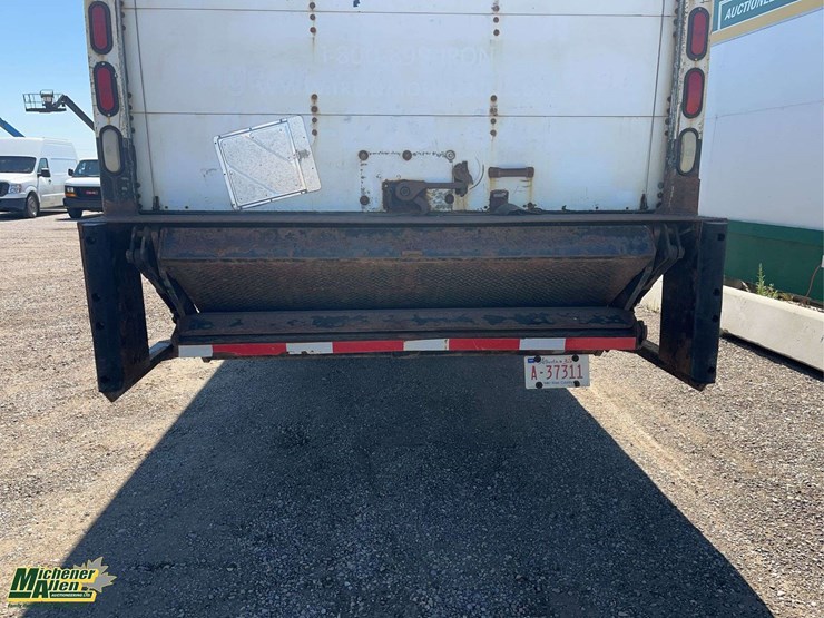 2007-gmc-t7500-image-11