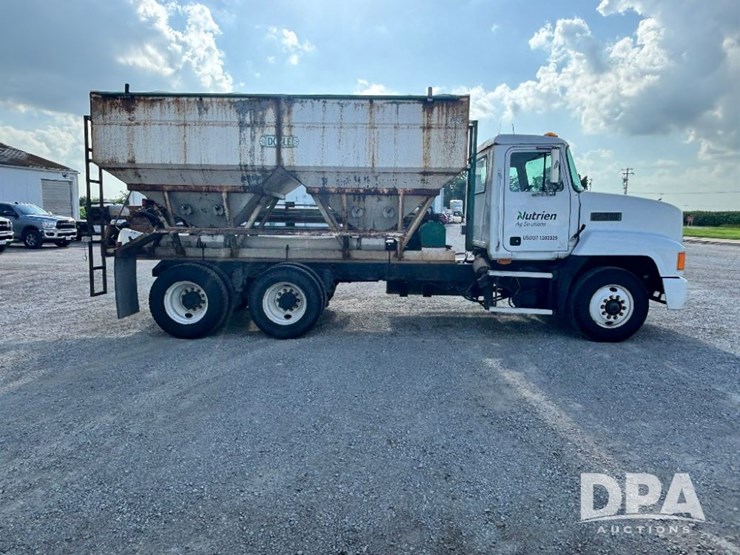 1995-mack-ch613-image-8