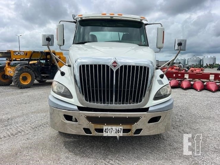 2016-international-prostar-image-11