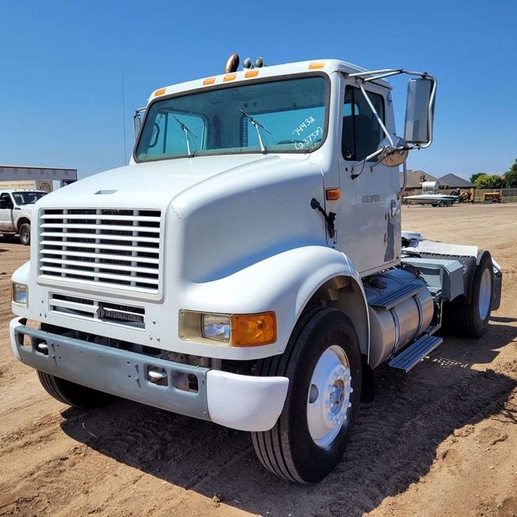 1995 INTERNATIONAL 8100