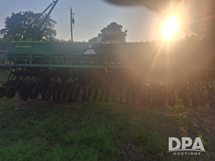 john-deere-520-image-4