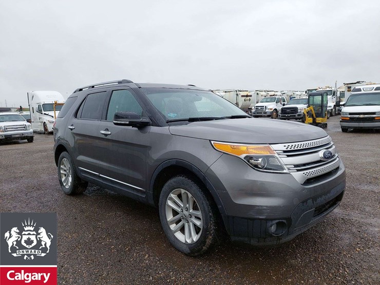 2014-ford-explorer-xlt-image-2