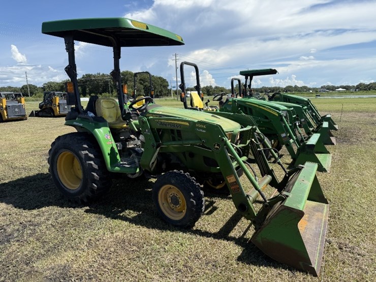 john-deere-3025e-image-2