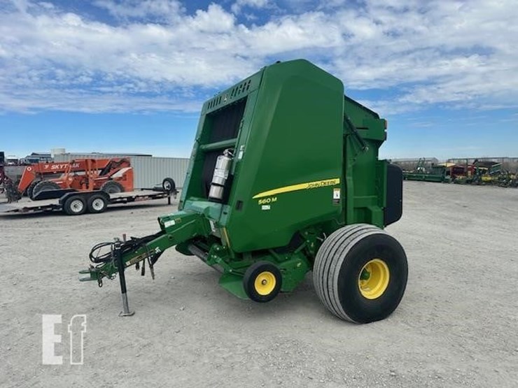 2019-john-deere-560m-image-1