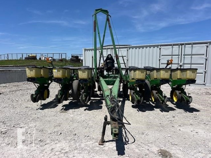 1993-john-deere-7200-image-9