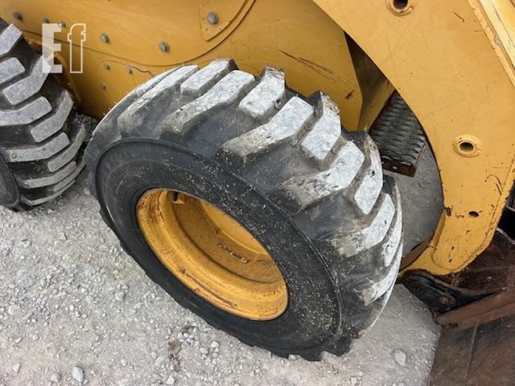 caterpillar-246-image-11