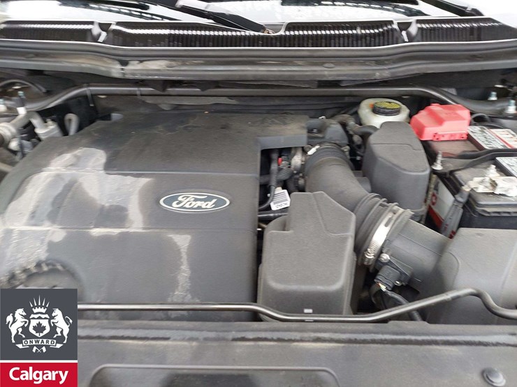 2014-ford-explorer-xlt-image-16