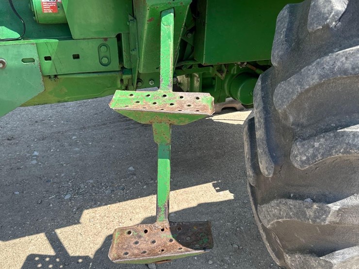 john-deere-4320-image-11