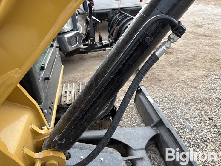2014-caterpillar-305.5e-image-19