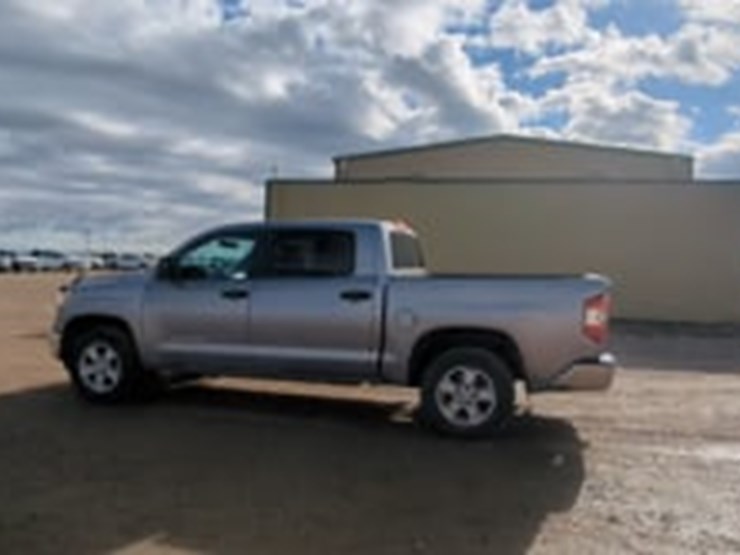 2017-toyota-tundra-image-5