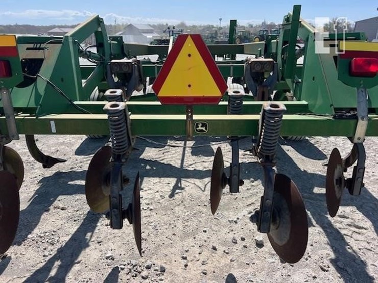 john-deere-2700-image-22