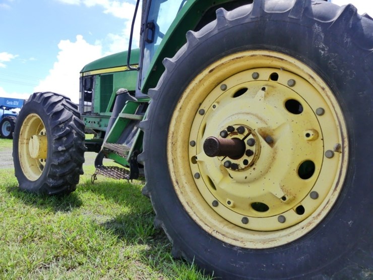 john-deere-7210-image-7