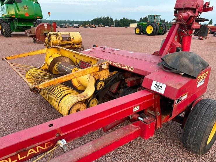 new-holland-790-image-8