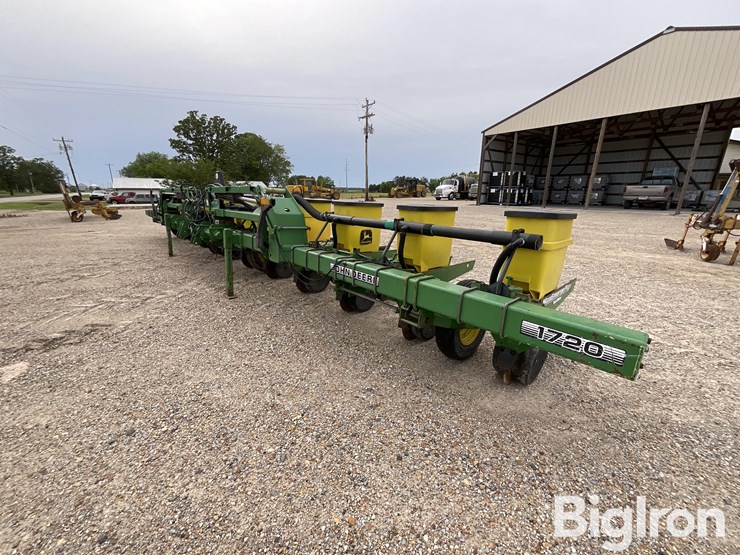 john-deere-1720-image-1