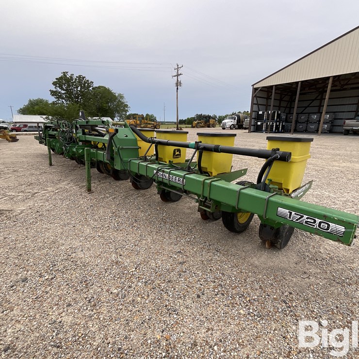 JOHN DEERE 1720