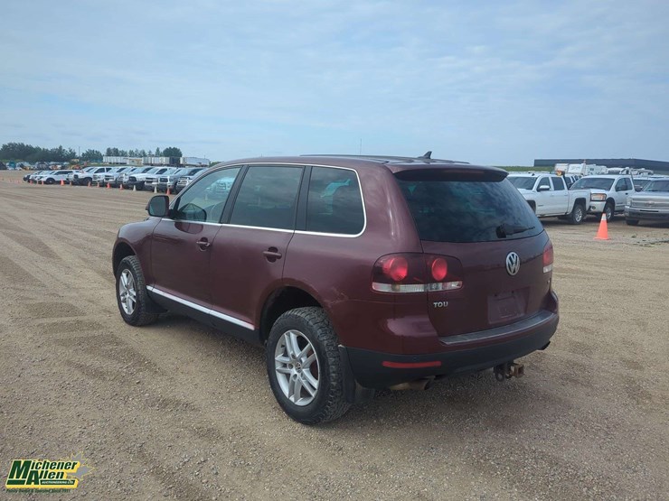 2008-volkswagen-touareg-image-3