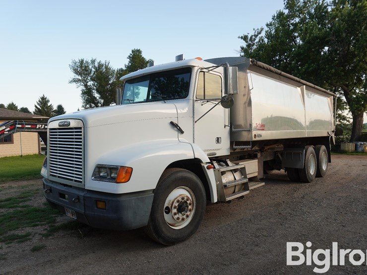2000-freightliner-fld112-image-1