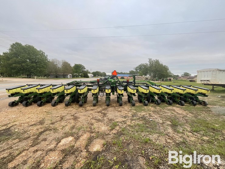2013-john-deere-1720-image-6