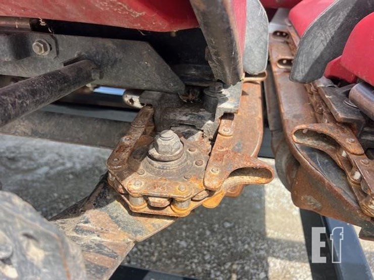 2011-case-ih-3412-image-15