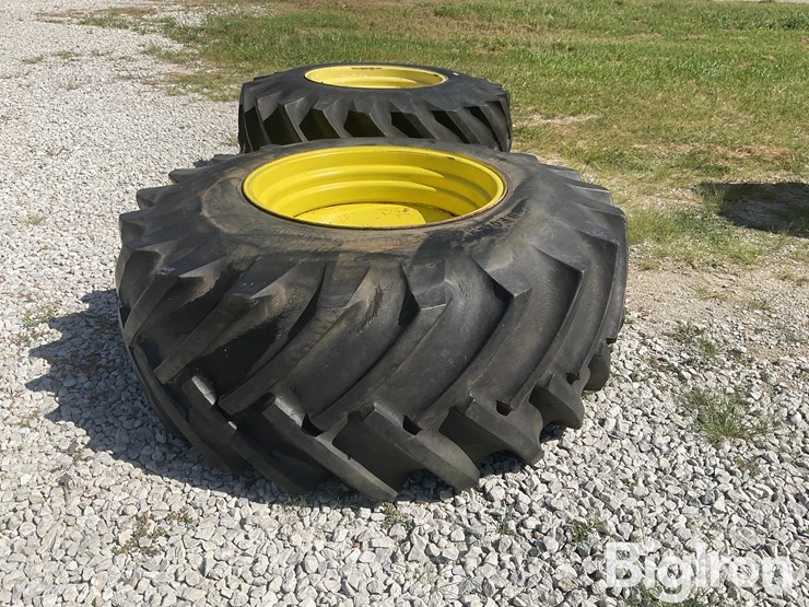 john-deere-8-image-2