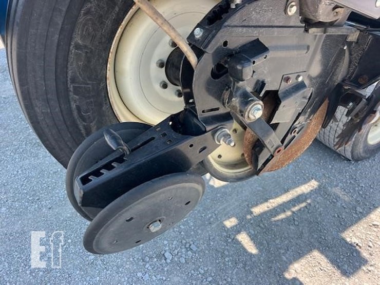 2008-kinze-3800sds-image-42