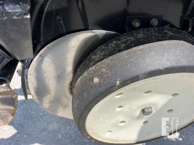 2001-kinze-3500-image-26