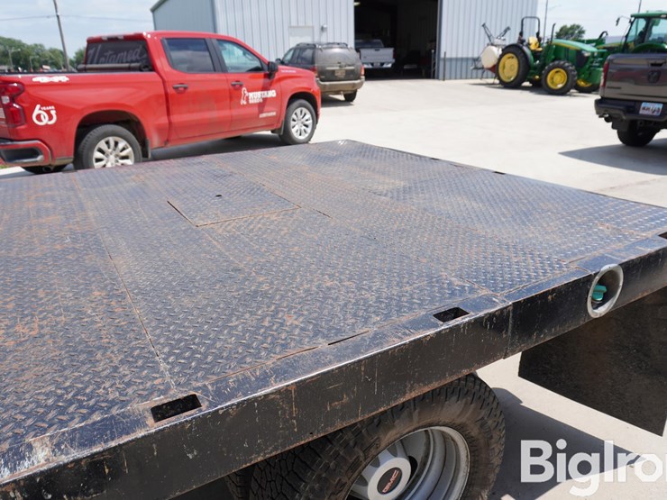 2011-gmc-sierra-3500-image-11