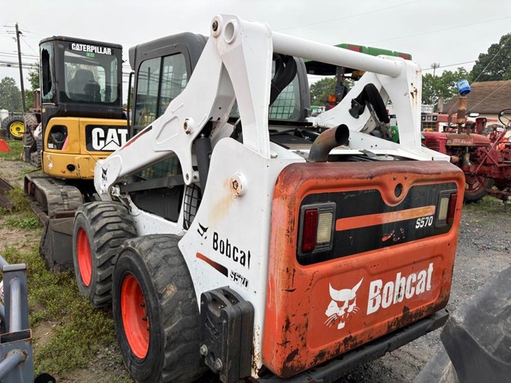 2014-bobcat-s570-image-6