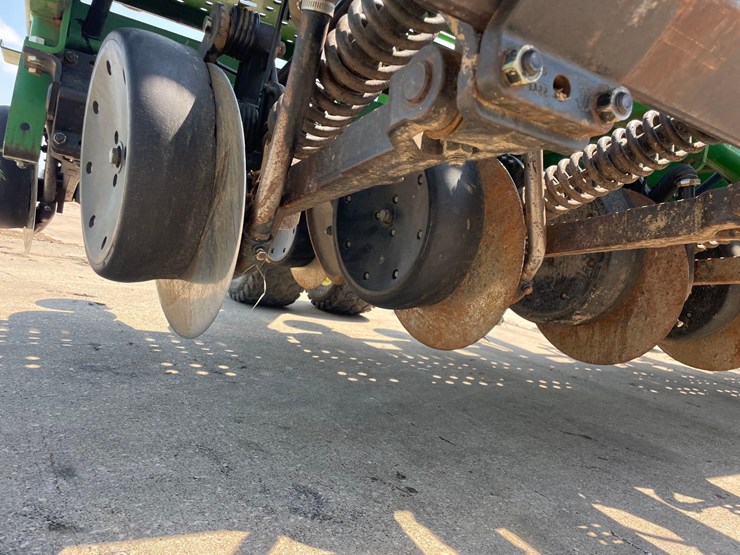 john-deere-1590-image-13
