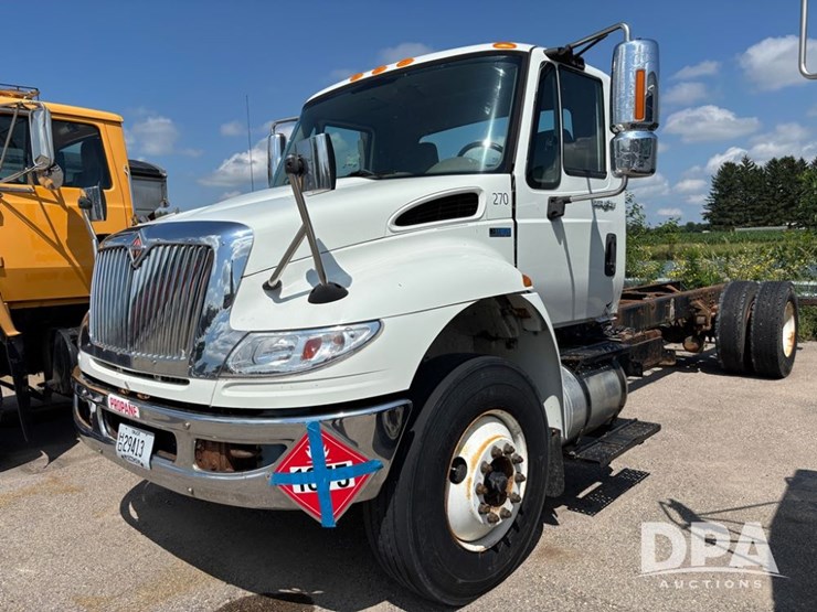2012-international-durastar-4400-image-1