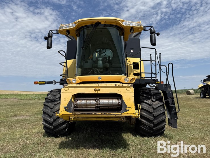 2008-new-holland-cr9070-image-2