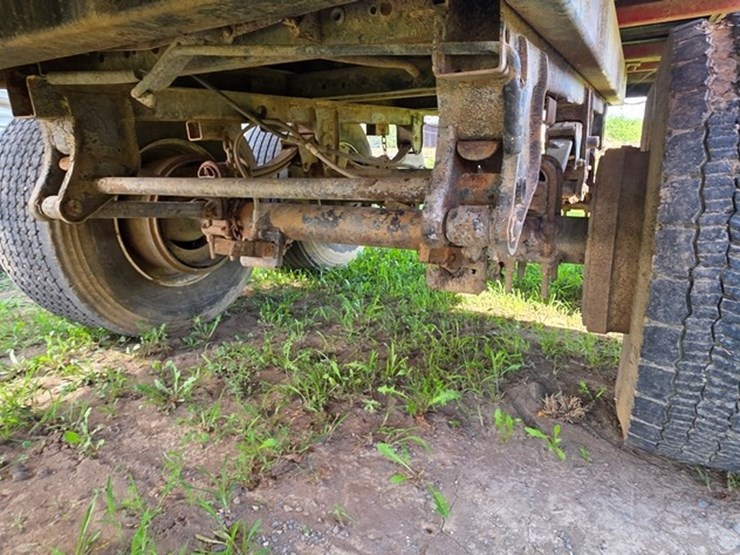 tandem-axle-silage-cart-image-27