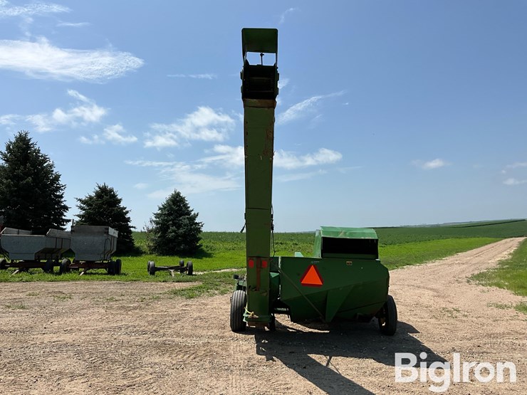 john-deere-300-image-6