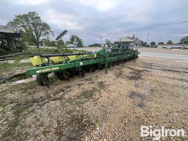 2013-john-deere-1720-image-3