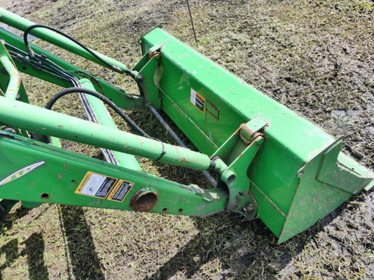 john-deere-4044m-image-9