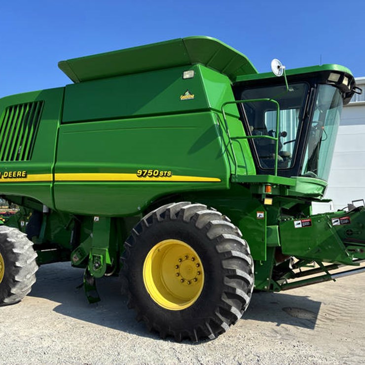 2001 JOHN DEERE 9750