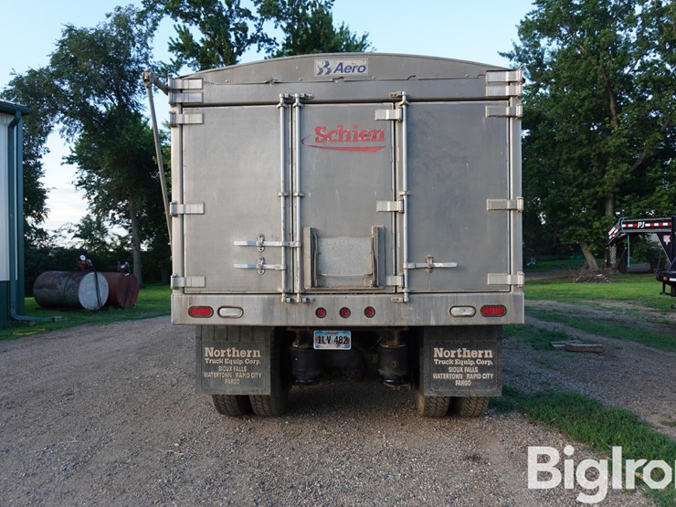 2000-freightliner-fld112-image-6