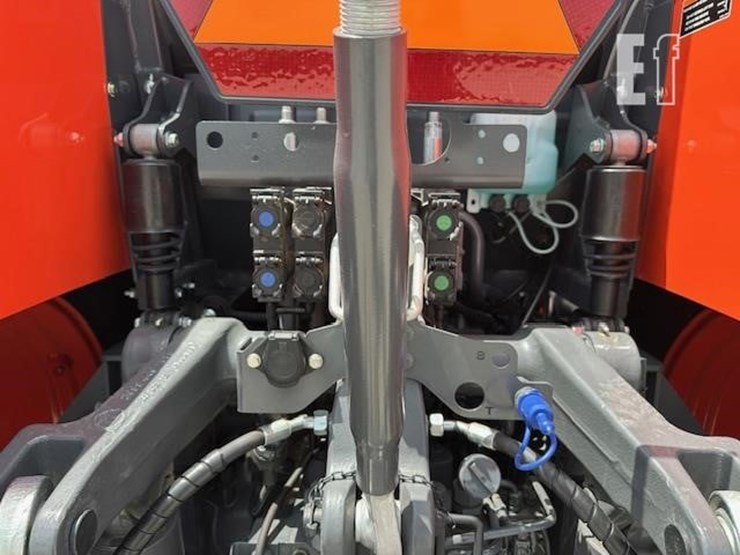 2023-kubota-m7-154-deluxe-image-5