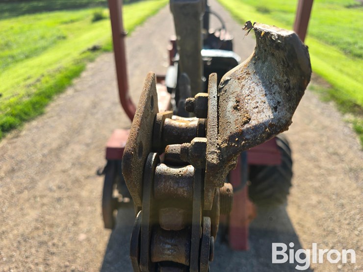 ditch-witch-2300-image-19