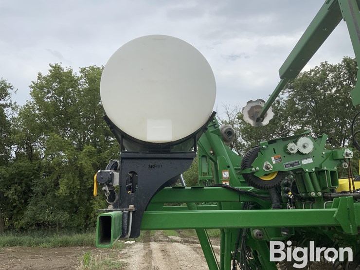 2021-john-deere-1745-image-14