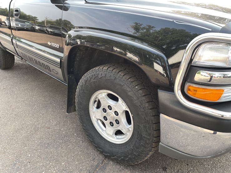 2002-chevrolet-silverado-1500-z71-image-29