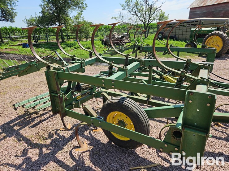 john-deere-1010-image-16