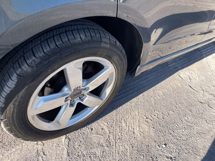 2010-audi-q5-image-21