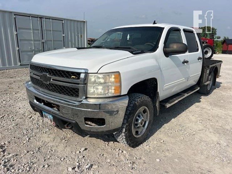 2011-chevrolet-silverado-2500hd-lt-image-12
