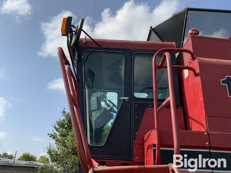 1989-case-ih-1660-image-11